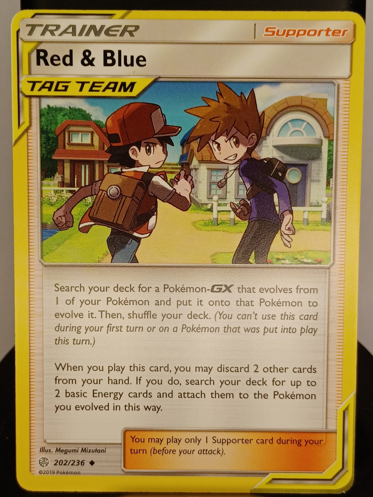Red & Blue #202/236 SM - Cosmic Eclipse