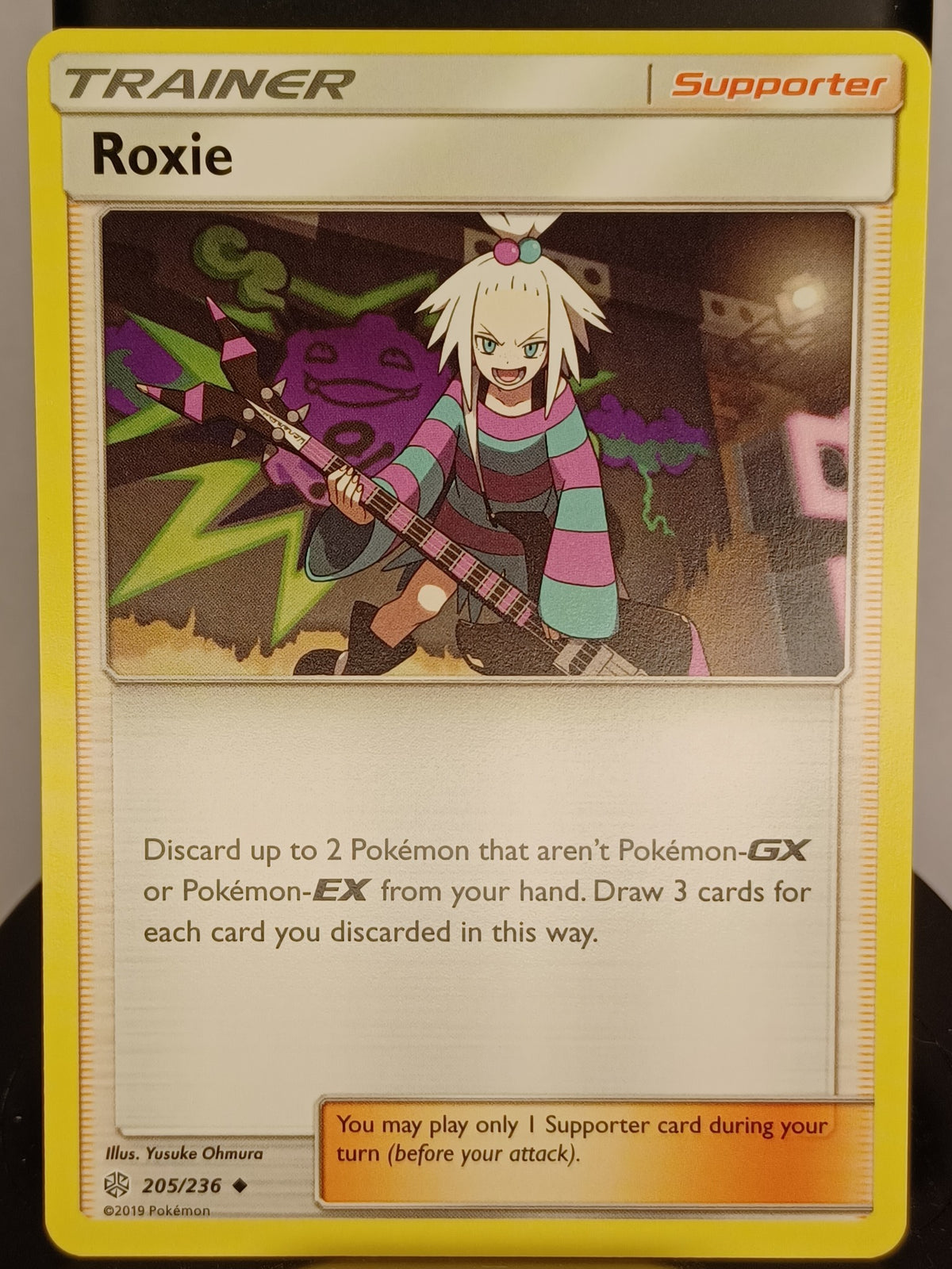 Roxie #205/236 SM - Cosmic Eclipse