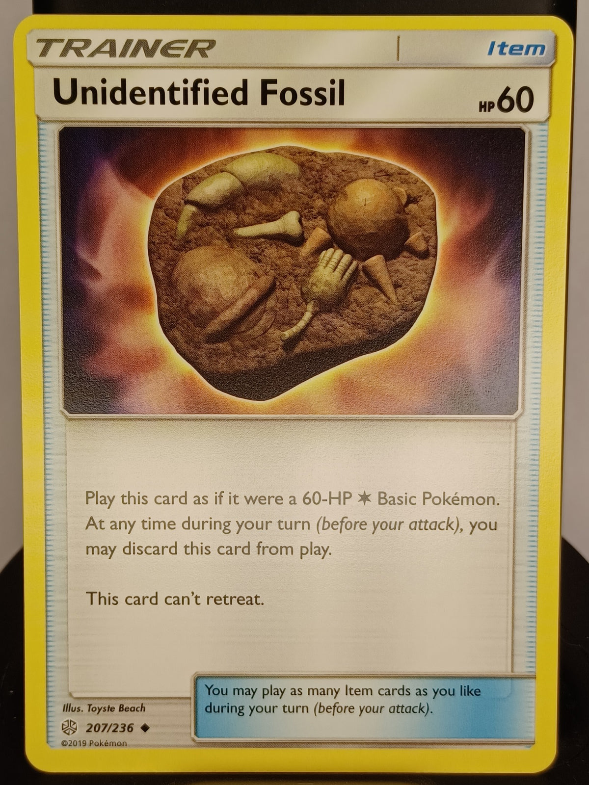 Unidentified Fossil #207/236 SM - Cosmic Eclipse